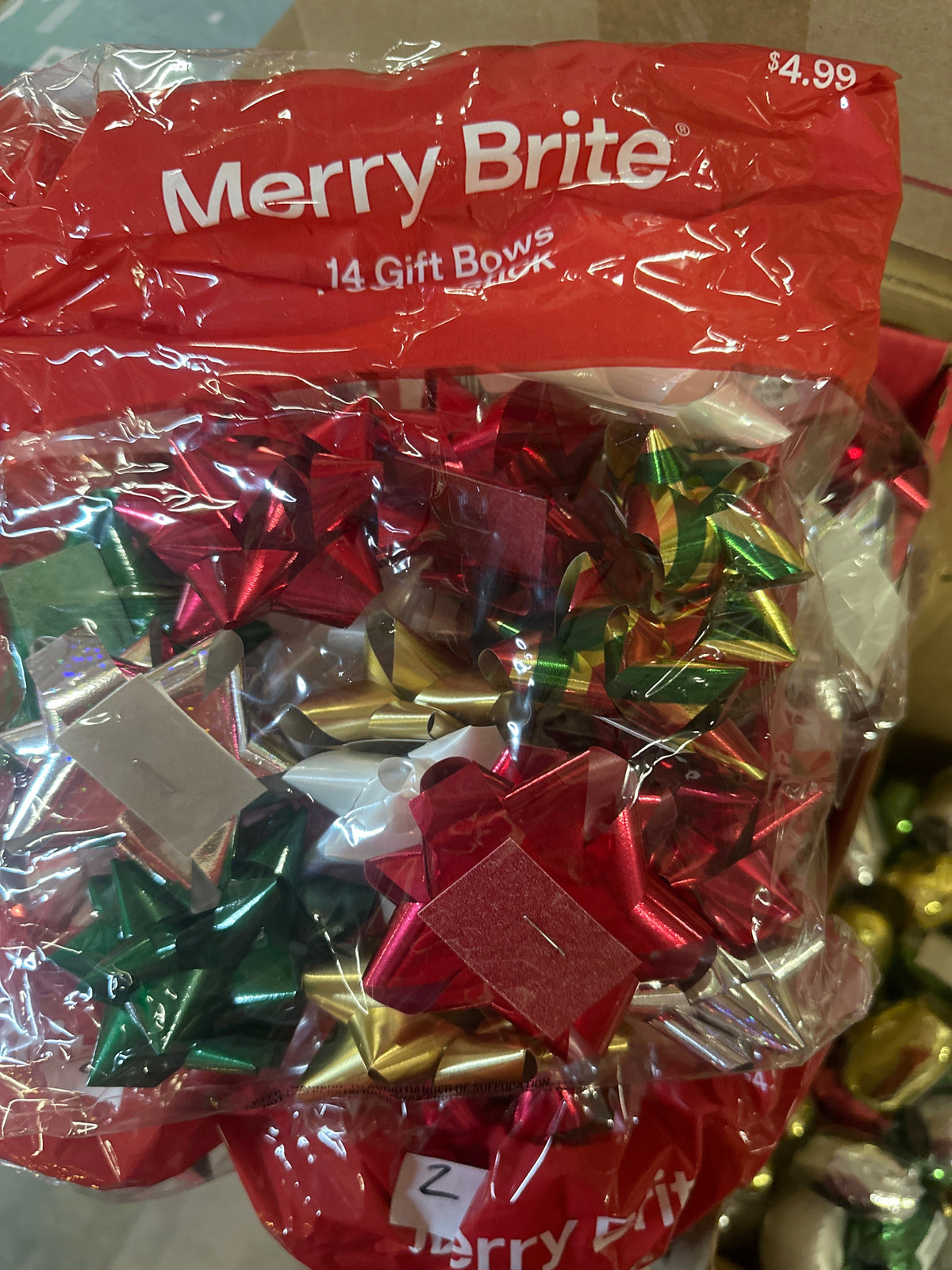 Christmas gift Bows peel and stick, 14 count 3”