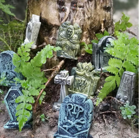 Miniature Tombstones 12 Piece Set - additional view